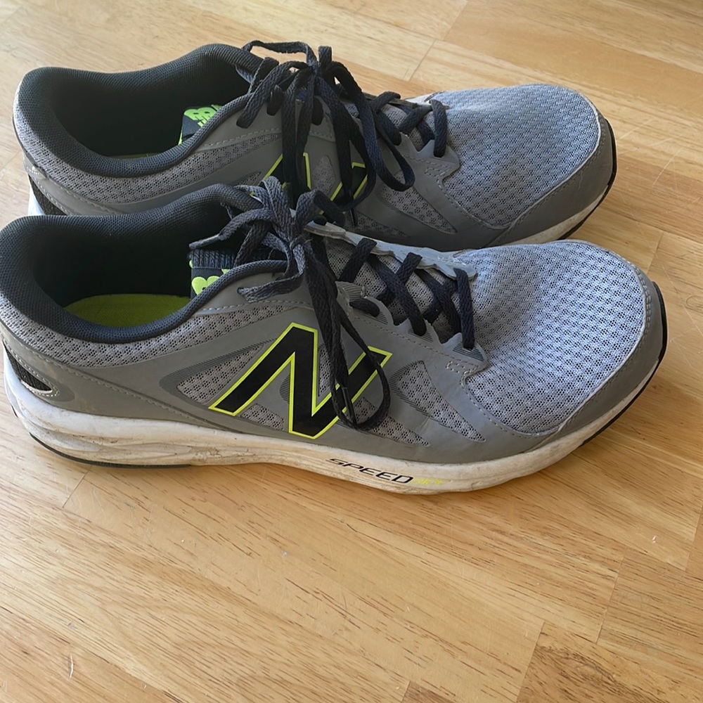 New balance  490 v4